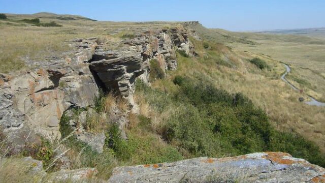 head-smashed-in buffalo jump provincial park in Alberta