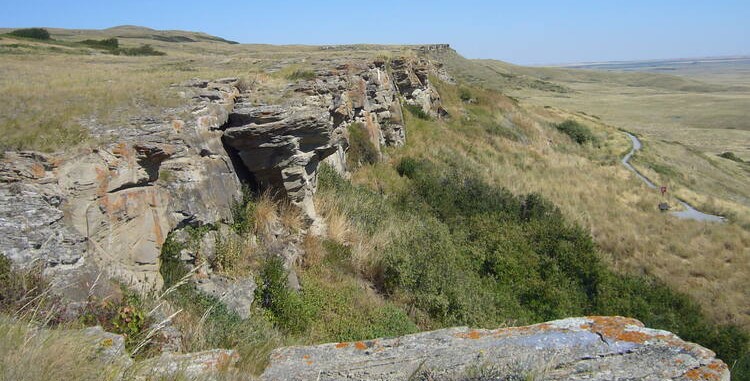 head-smashed-in buffalo jump provincial park in Alberta
