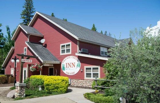 Village Creek Country Inn at Pigeon Lake Alberta