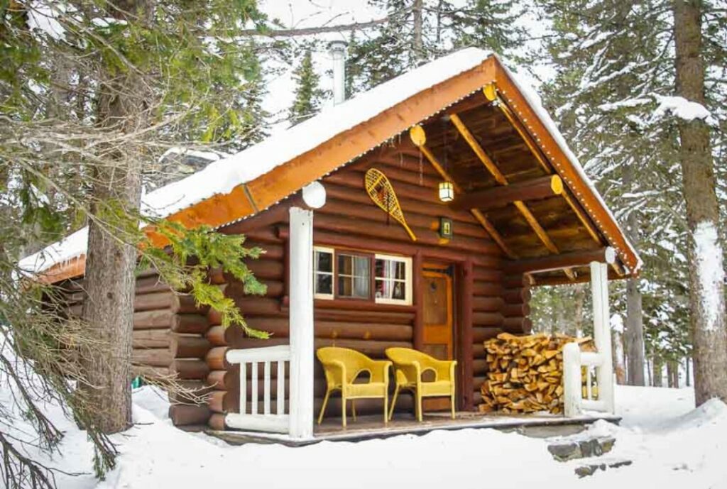 Storm Mountain Lodge in Banff National Park in Alberta