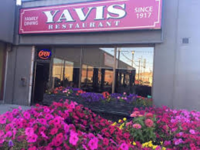 Yavis Family Restaurant and PropRoom Lounge in Drumheller Alberta